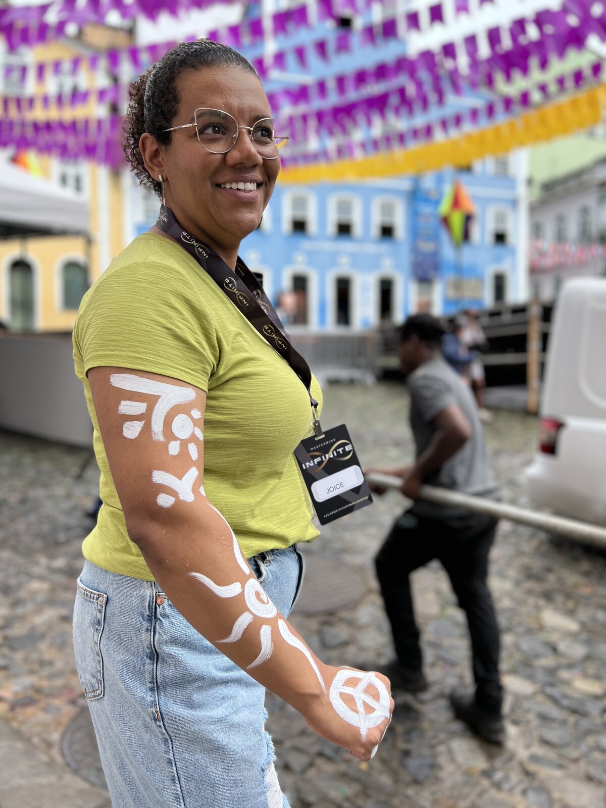 Participante do Infinite em uma experiência cultural